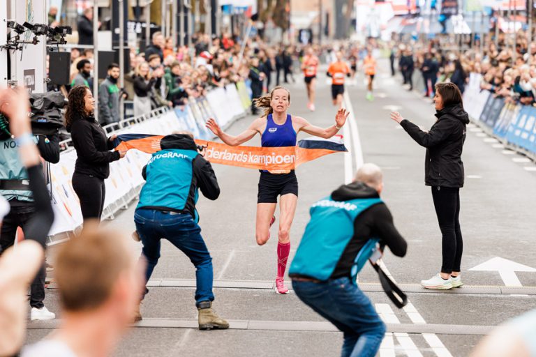 Arnhemse Anne Luijten Nederlands kampioen marathon Arnhemsche Courant